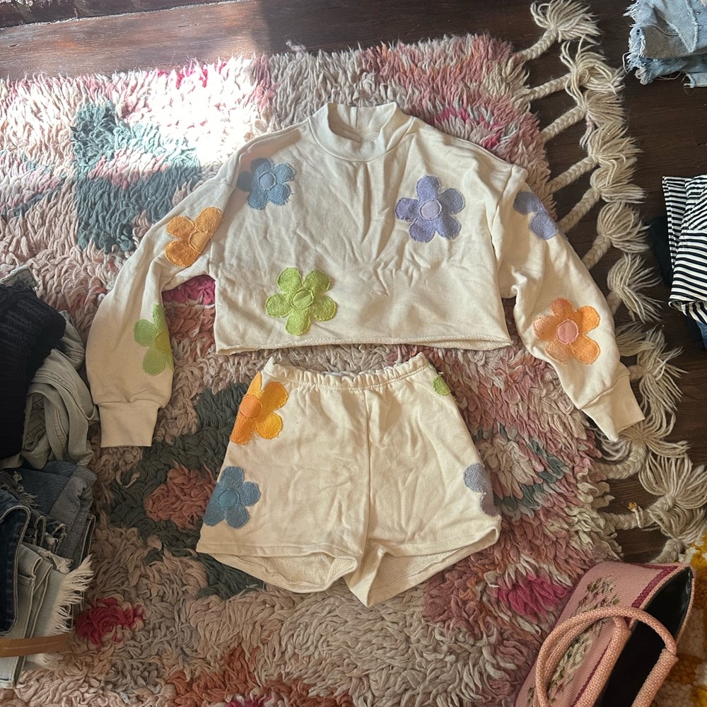 Colorful Flower Print Cropped Sweatshirt and Shorts Set